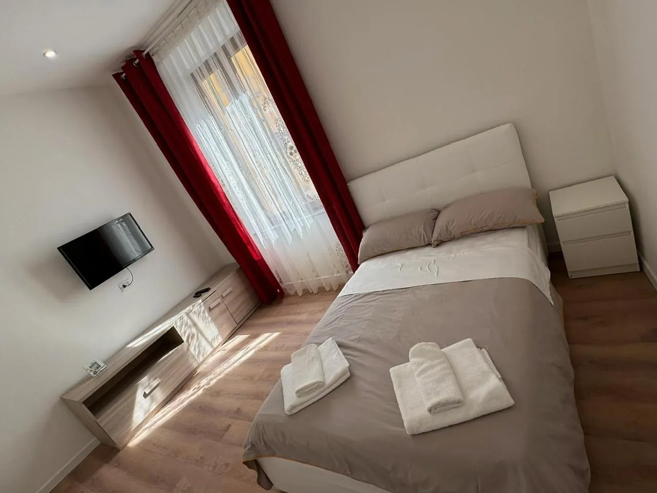 Guest house Station & Airport Hotel Pisa