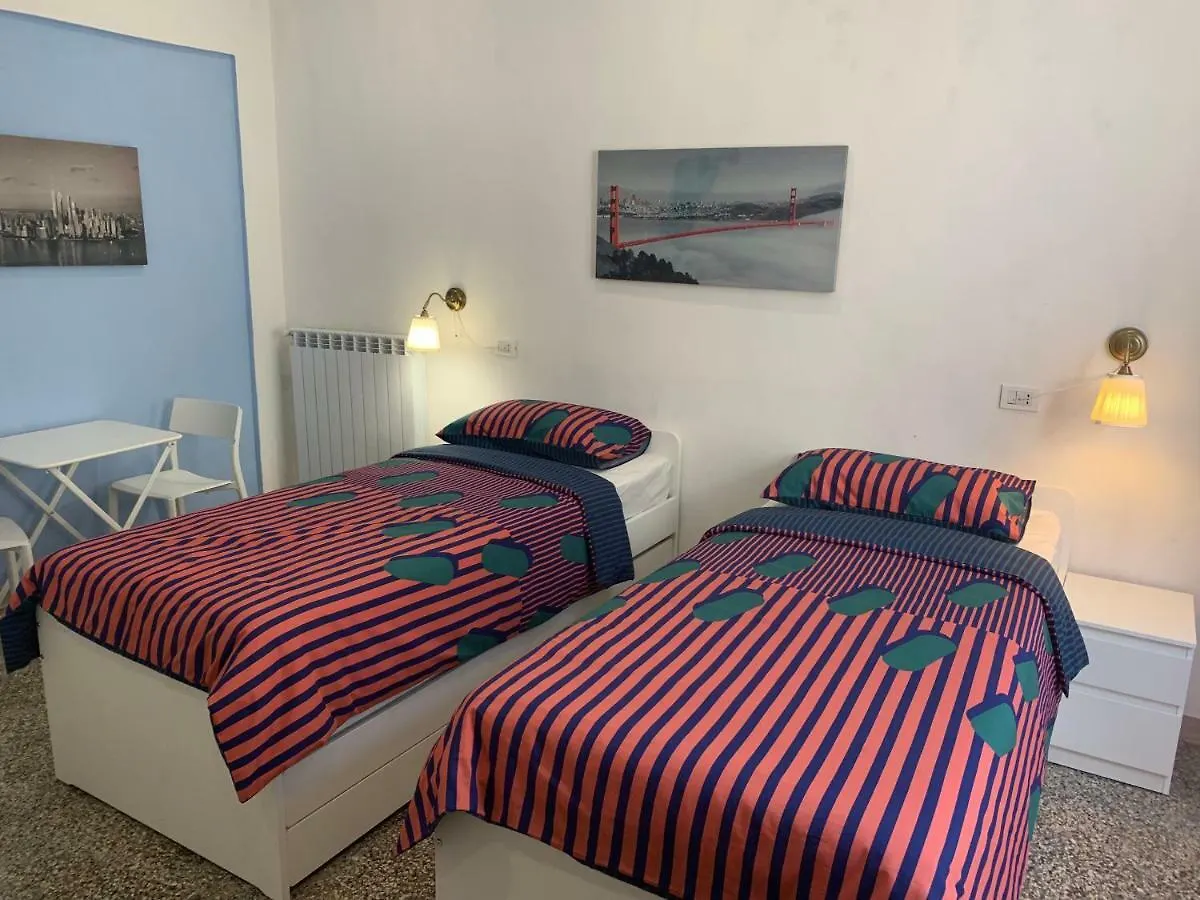 Guest house Station & Airport Hotel Pisa